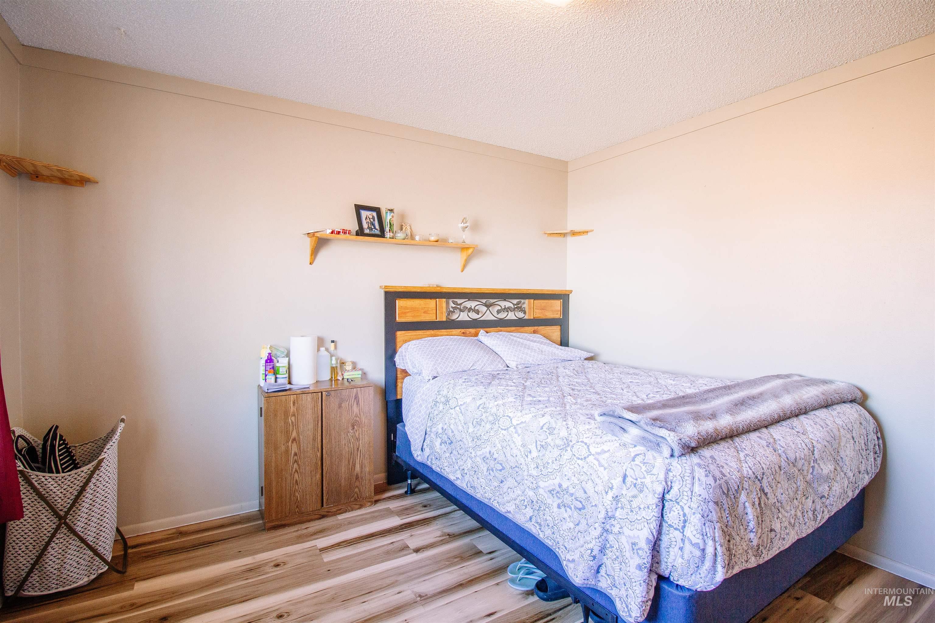 Twin Falls, Idaho 83301, United States, 3 Bedrooms Bedrooms, ,2 BathroomsBathrooms,Residential,Pending,79398