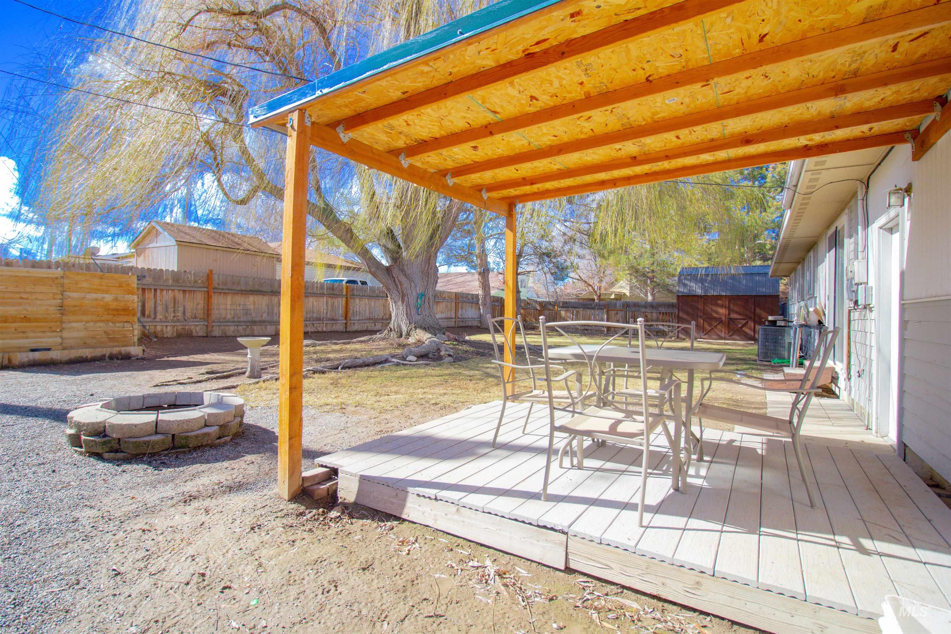 Twin Falls, Idaho 83301, United States, 3 Bedrooms Bedrooms, ,2 BathroomsBathrooms,Residential,Pending,79398