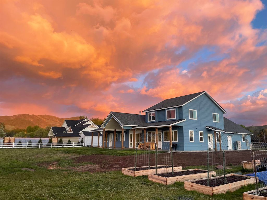 Photo of 1425 Connelly Ln, Emmett, ID 83617 (MLS # 98982492)