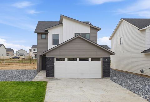 Photo of 6593 W Redwood Creek Dr, Meridian, ID 83646 (MLS # 98979232)