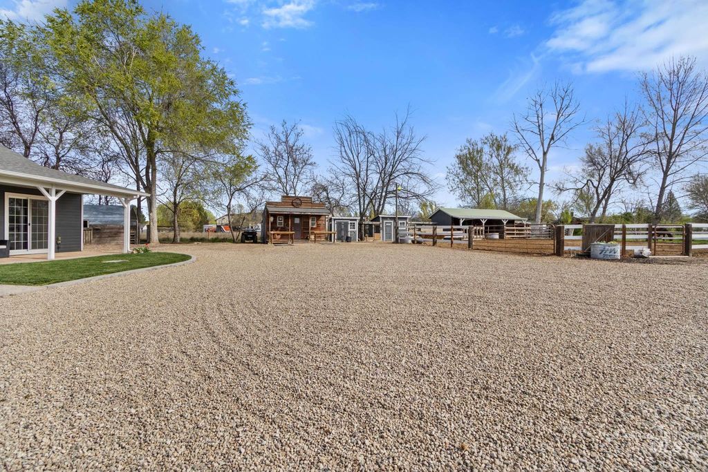 Photo of 27 N Pit Lane, Nampa, ID 83687 (MLS # 98981321)