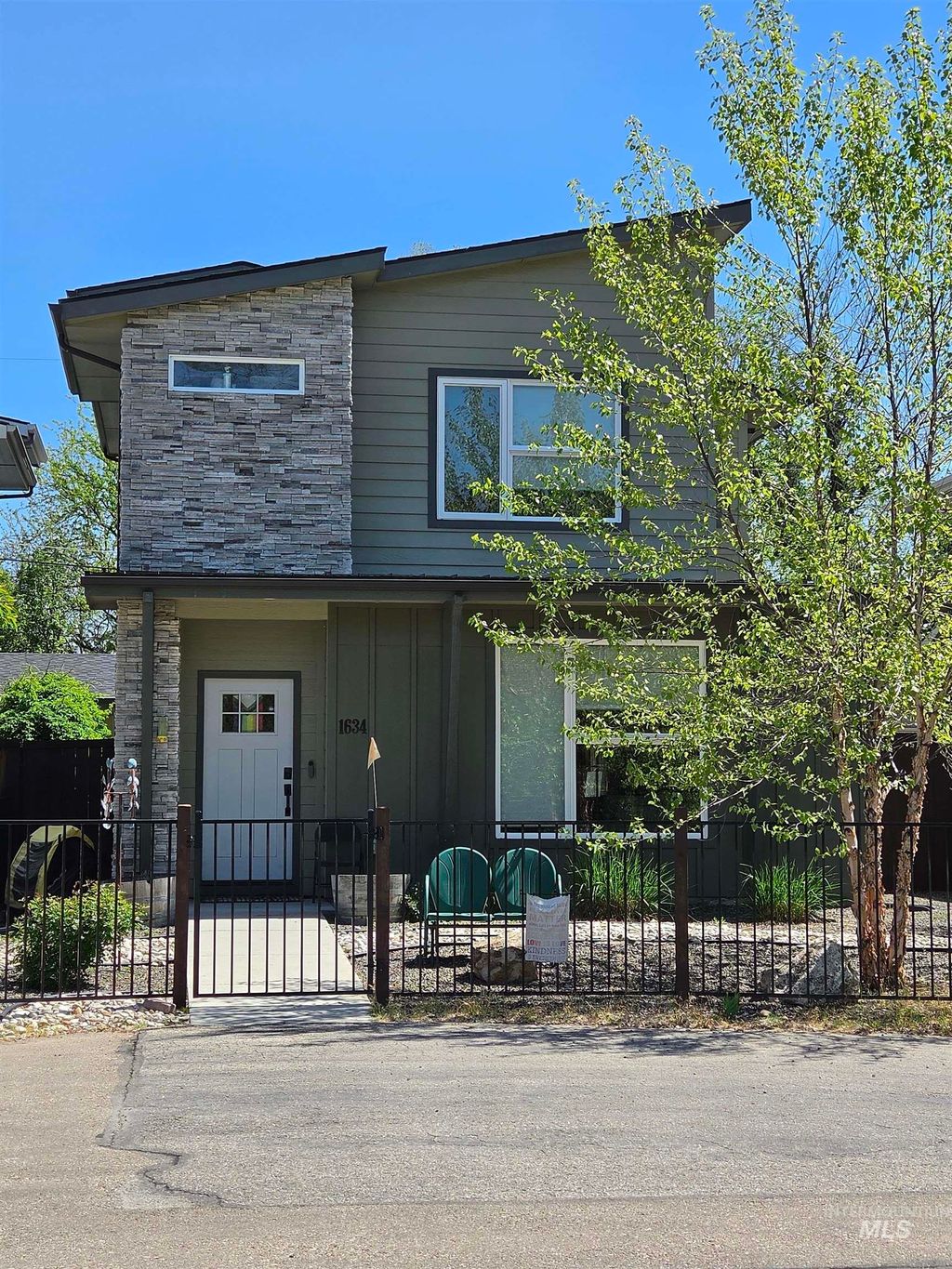Photo of 1634 S Oakland Ave, Boise, ID 83706 (MLS # 98984545)