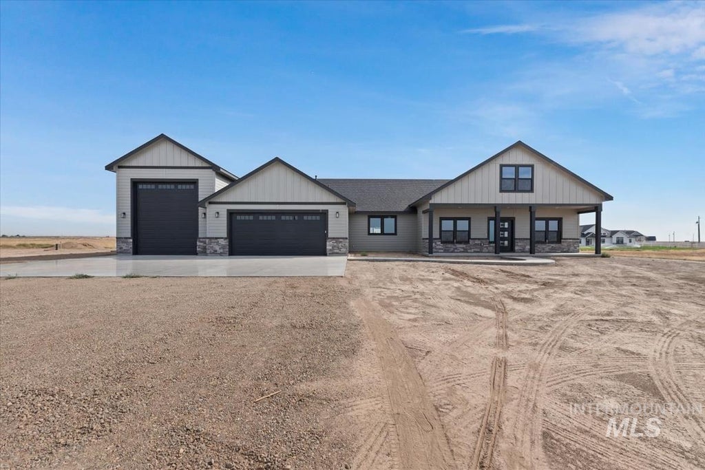 Photo of 8650 SW El Camino Court, Mountain Home, ID 83647 (MLS # 98978254)