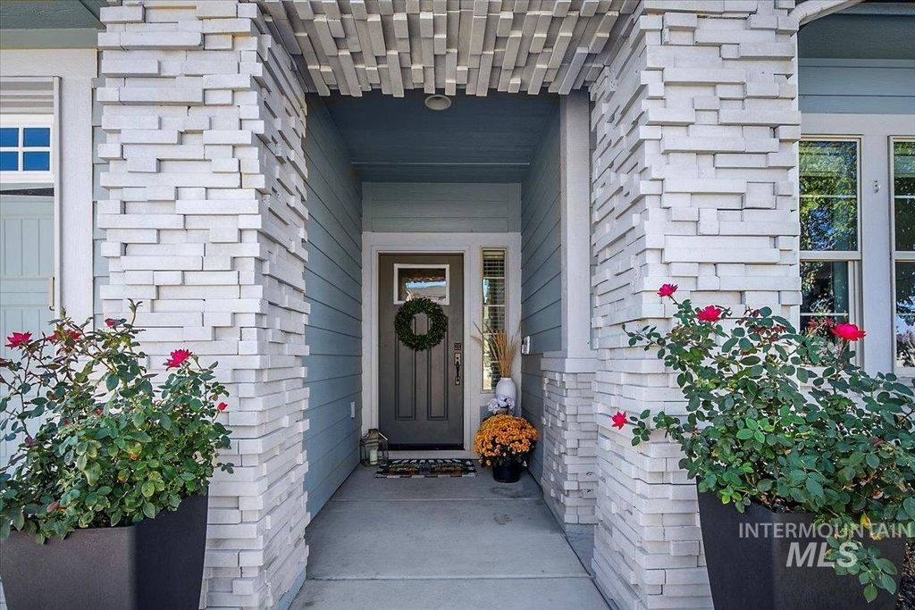 Photo of 463 E Sicily Dr, Meridian, ID 83642 (MLS # 98963512)