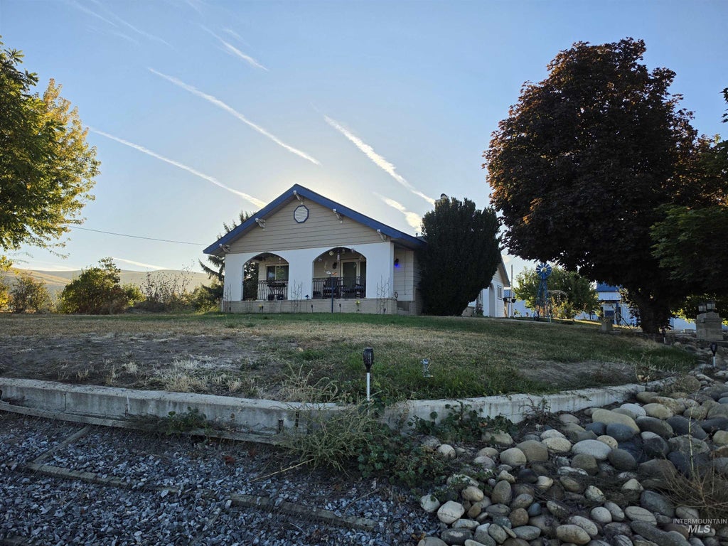 Photo of 11476 Hill Rd, Payette, ID 83661 (MLS # 99004098)