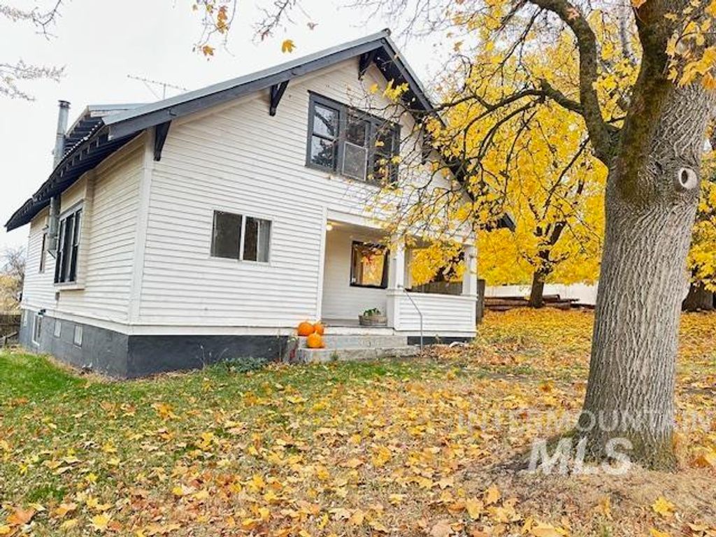 Photo of 306 W Hazel St, Genesee, ID 83832 (MLS # 98973766)