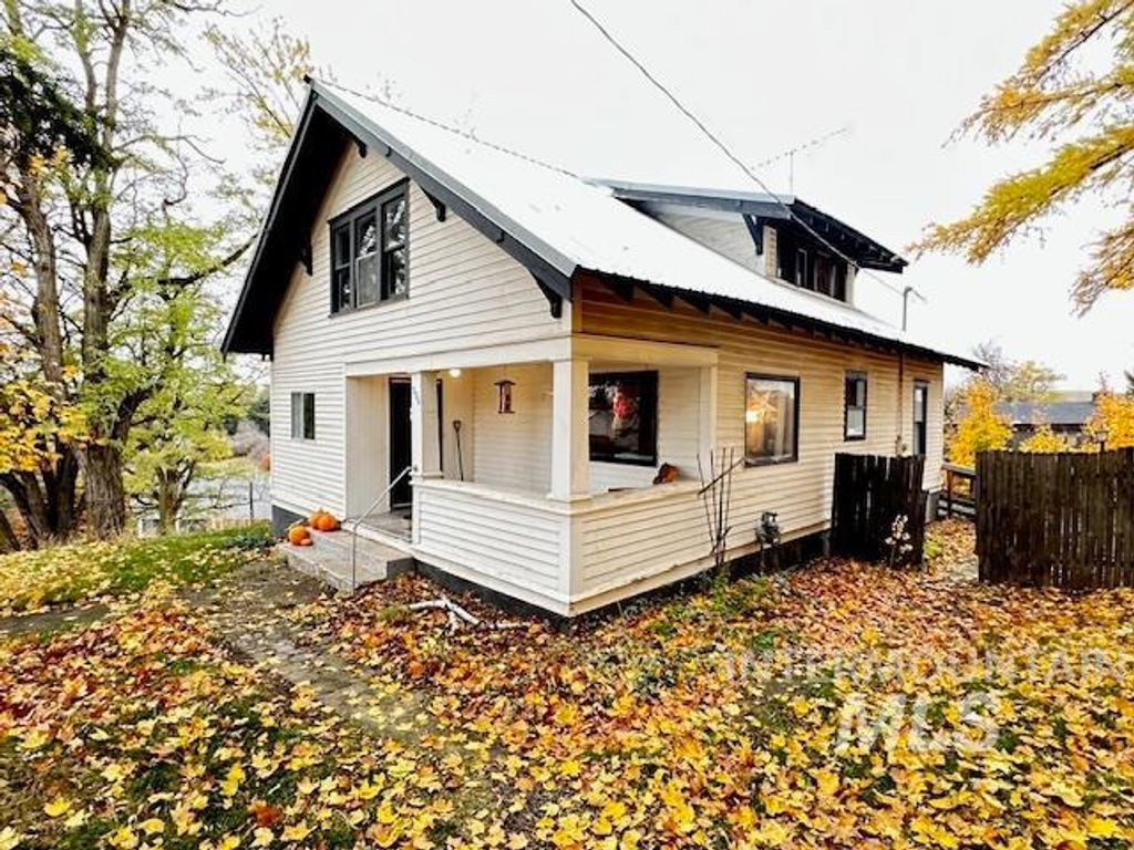 Photo of 306 W Hazel St, Genesee, ID 83832 (MLS # 98973766)