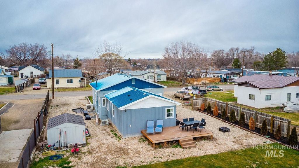 Photo of 27 Kansas Avenue, Homedale, ID 83628 (MLS # 98970996)