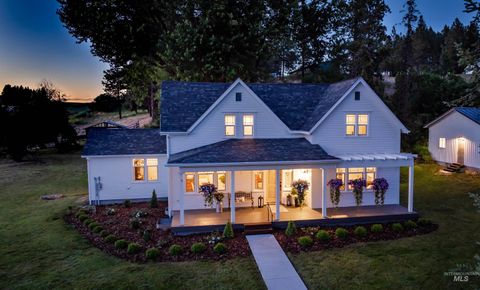 Photo of 1670 Hwy 6, Potlatch, ID 83855 (MLS # 98953787)