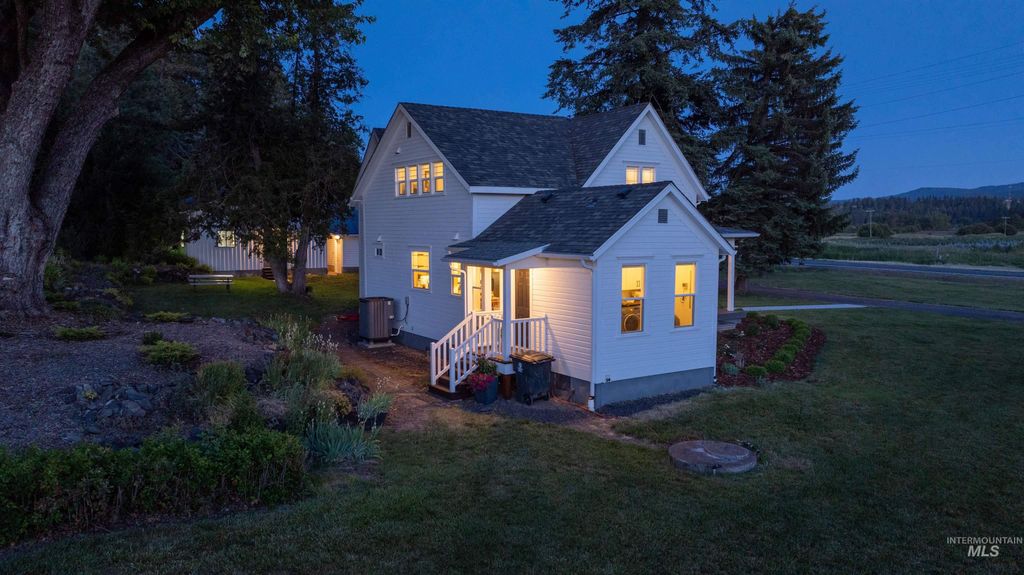 Photo of 1670 Hwy 6, Potlatch, ID 83855 (MLS # 98953787)