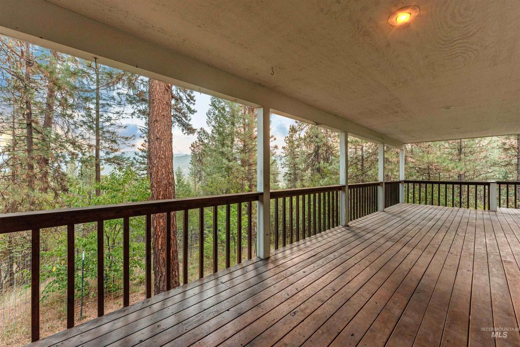Photo of 149 Scriver Woods Rd, Garden Valley, ID 83622 (MLS # 98980394)
