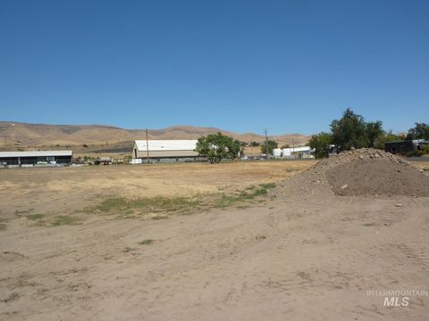 Photo of 2602 7th Avenue North, Lewiston, ID 83501 (MLS # 98957918)