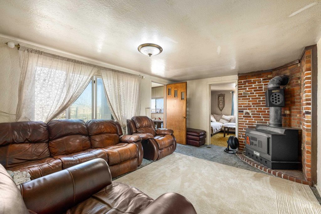 Photo of 20371 Red Top Rd, Caldwell, ID 83607 (MLS # 98976874)