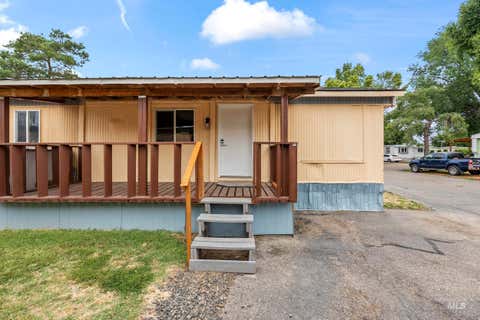 Photo of 16581 N White Pine St #102, Caldwell, ID 83651 (MLS # 98984604)