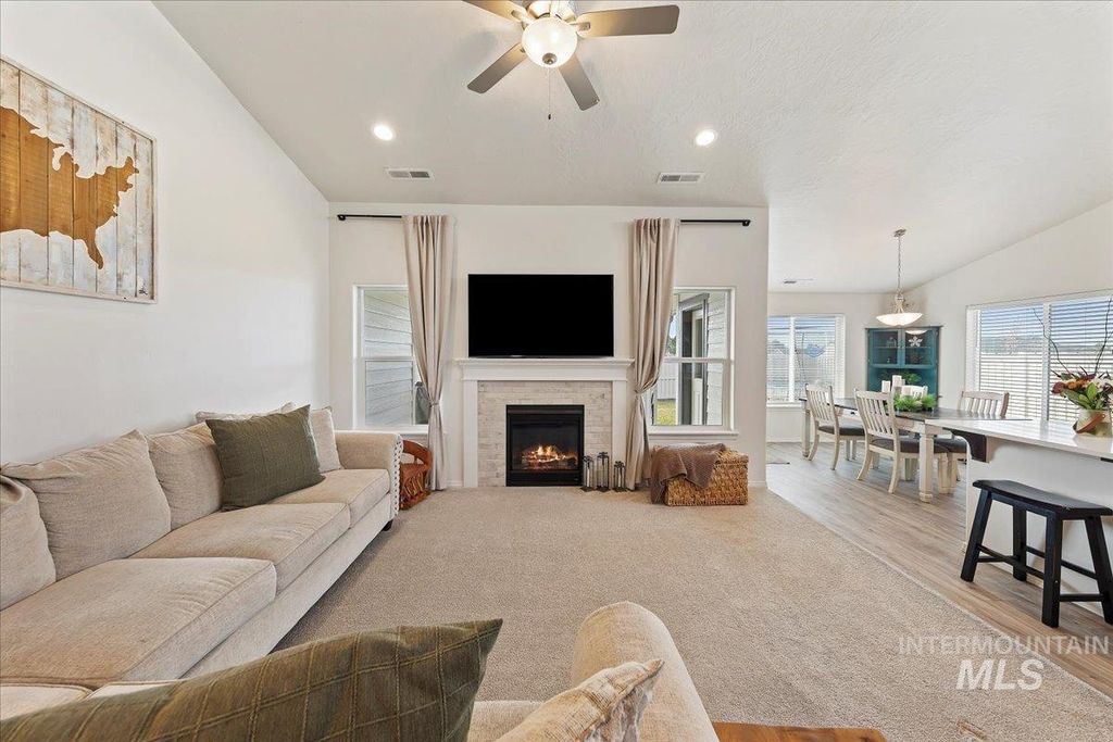 Photo of 1289 Sundog Ave, Middleton, ID 83644 (MLS # 98969014)