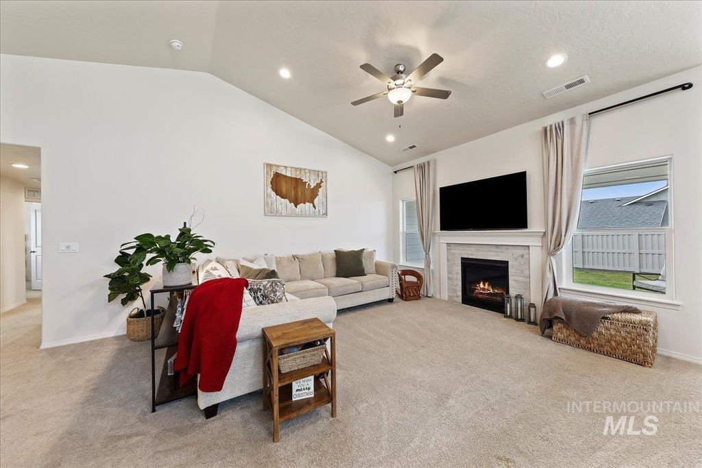 Photo of 1289 Sundog Ave, Middleton, ID 83644 (MLS # 98969014)