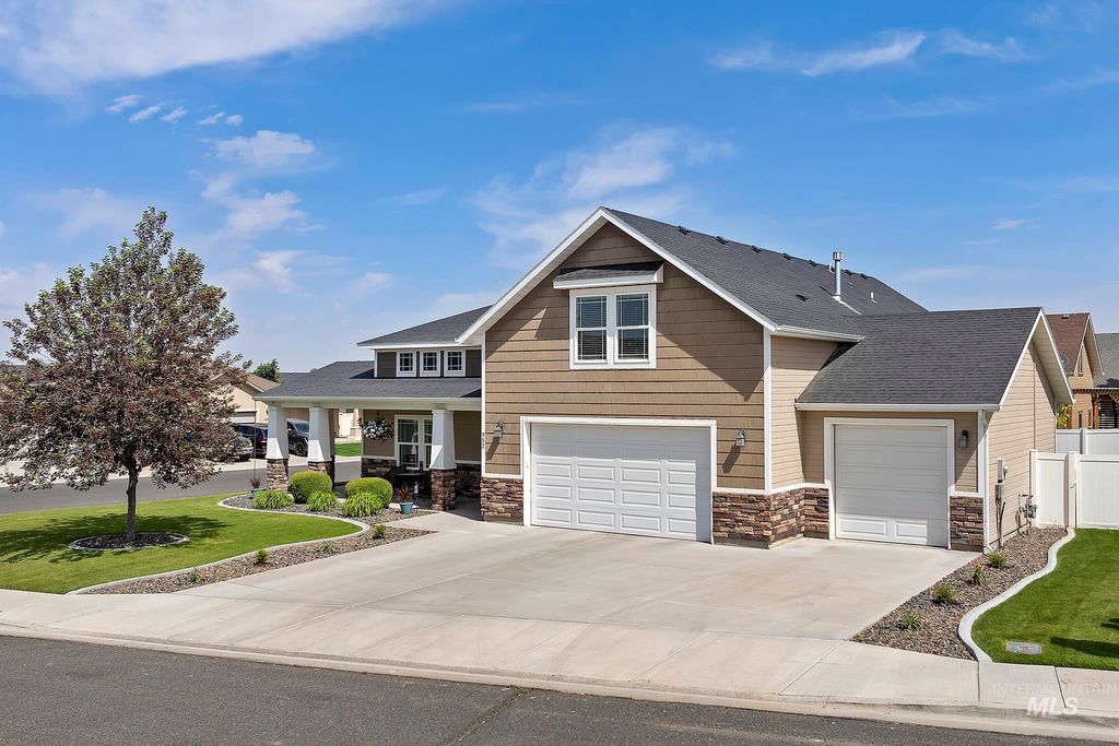 Photo of 952 White Birch Ave, Twin Falls, ID 83301 (MLS # 98987833)