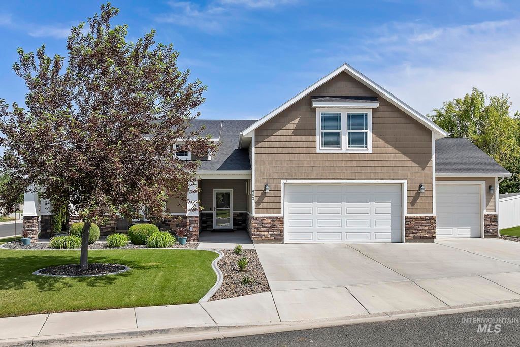 Photo of 952 White Birch Ave, Twin Falls, ID 83301 (MLS # 98987833)