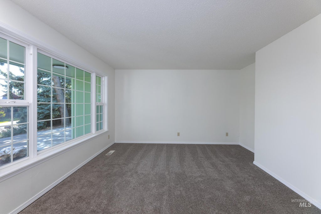 Photo of 114 Arrow St, Moscow, ID 83843 (MLS # 98991193)