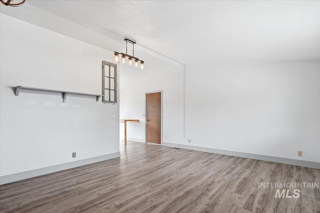 Photo of 1115 E. Roosevelt Ave, Nampa, ID 83686 (MLS # 98981431)