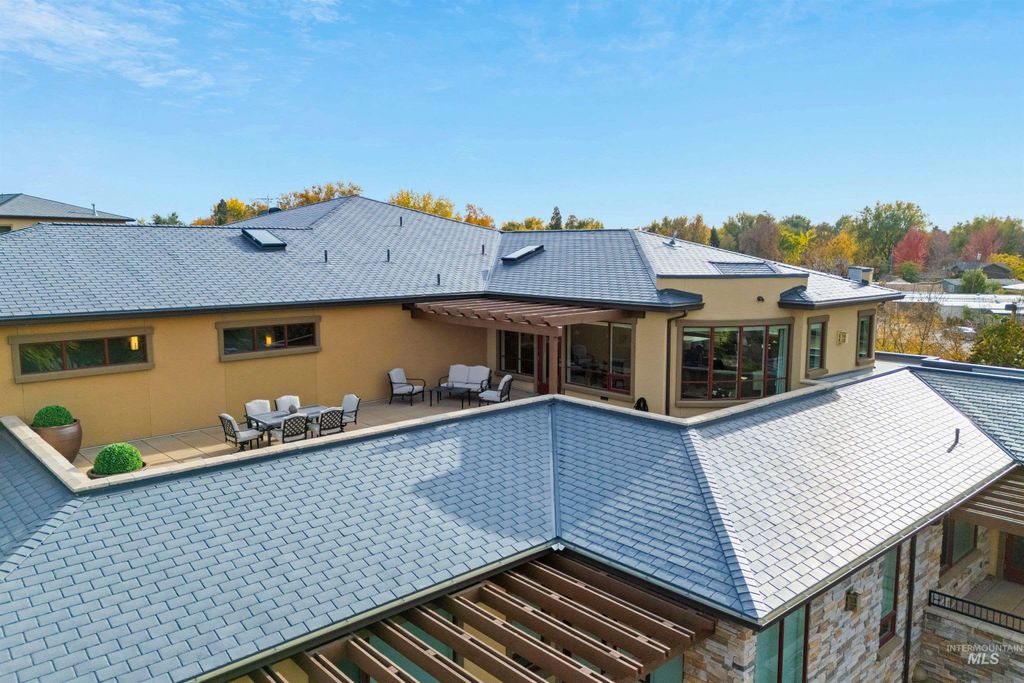 Photo of 3075 W Crescent Rim Drive #301, Boise, ID 83706 (MLS # 98966073)