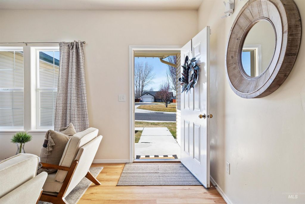 Photo of 1597 Vista Dr, Twin Falls, ID 83301 (MLS # 98977866)