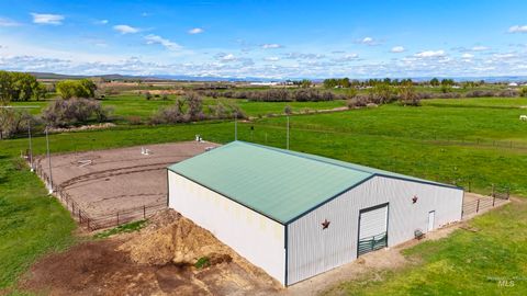 Photo of 644 Ontario Heights Rd, Ontario, OR 97914 (MLS # 98982490)