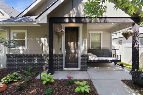 Photo of 1617 N 29th ST, Boise, ID 83703 (MLS # 98988758)