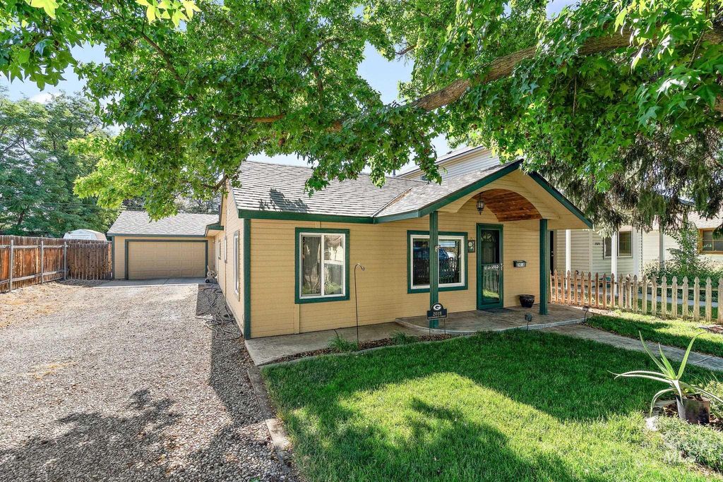 Photo of 2018 S Hervey St, Boise, ID 83705 (MLS # 98984344)