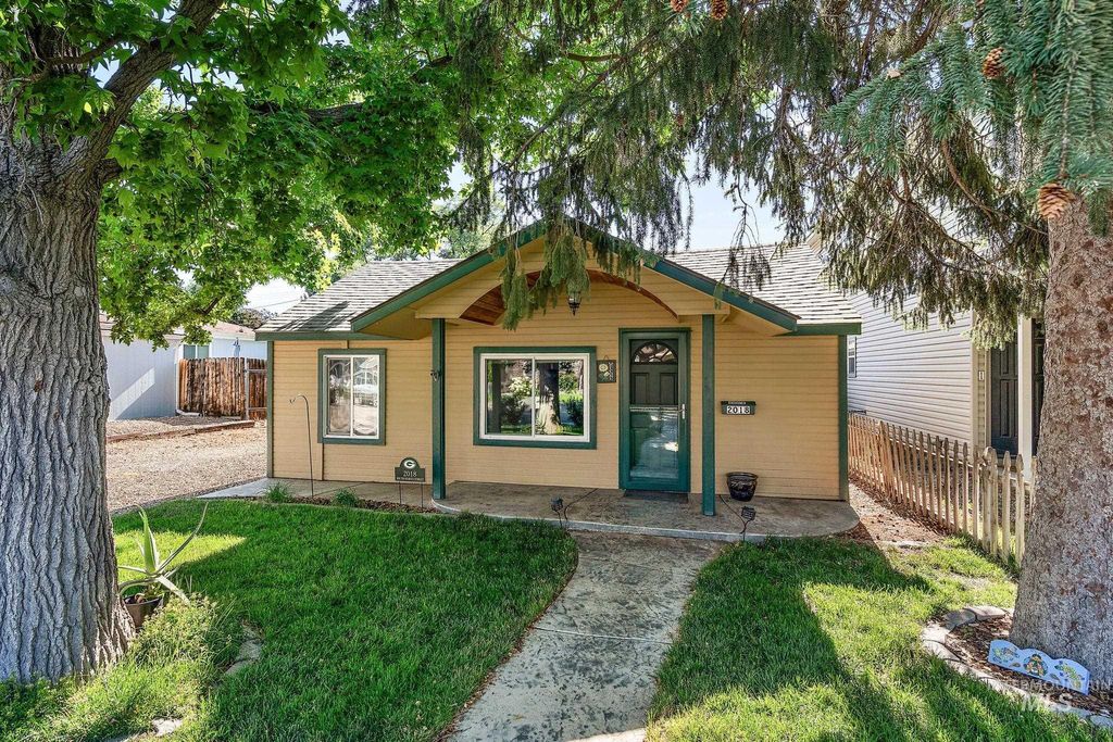 Photo of 2018 S Hervey St, Boise, ID 83705 (MLS # 98984344)