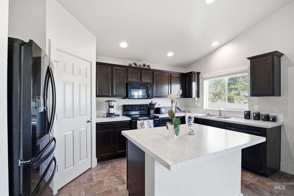 Photo of 12839 Lignite Dr, Nampa, ID 83686 (MLS # 98993890)