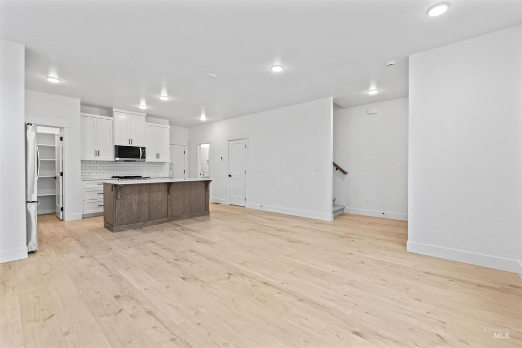 Photo of 6369 S Sachet Ln, Meridian, ID 83642 (MLS # 98975122)