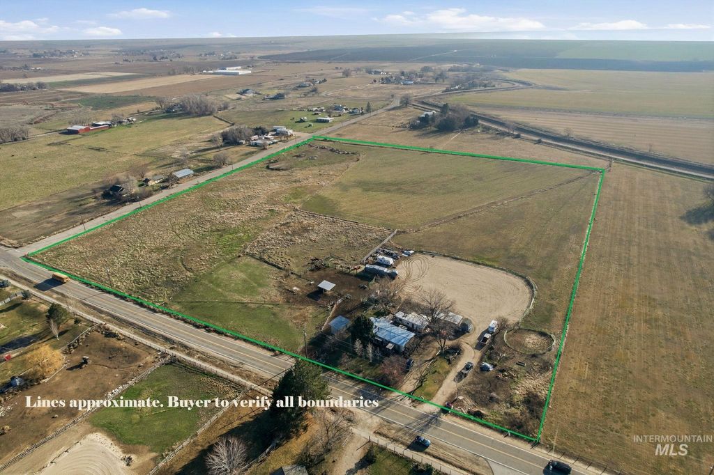 Photo of 603 E King Rd, Kuna, ID 83634 (MLS # 98971988)