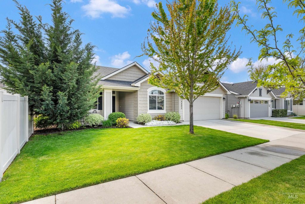 Photo of 5493 W Los Flores St, Meridian, ID 83646 (MLS # 98984380)