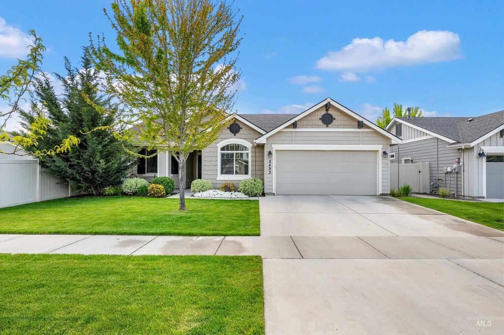 Photo of 5493 W Los Flores St, Meridian, ID 83646 (MLS # 98984380)