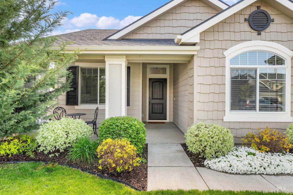 Photo of 5493 W Los Flores St, Meridian, ID 83646 (MLS # 98984380)