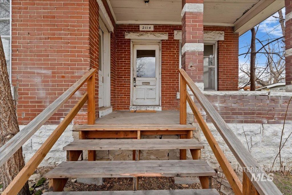 Photo of 2114 N 9th St, Boise, ID 83702 (MLS # 98977004)
