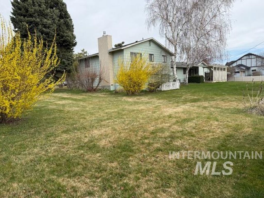 Photo of 931 Sherman Way, Nampa, ID 83686 (MLS # 98978297)