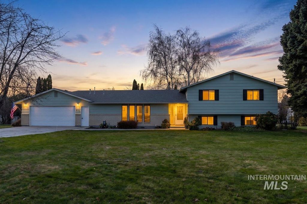 Photo of 931 Sherman Way, Nampa, ID 83686 (MLS # 98978297)