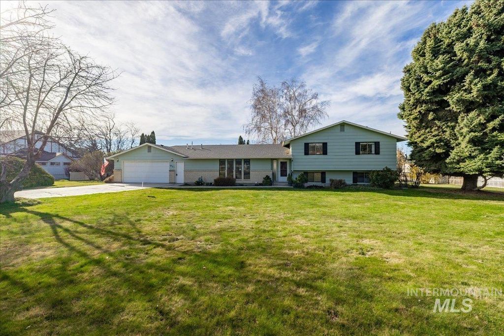 Photo of 931 Sherman Way, Nampa, ID 83686 (MLS # 98978297)