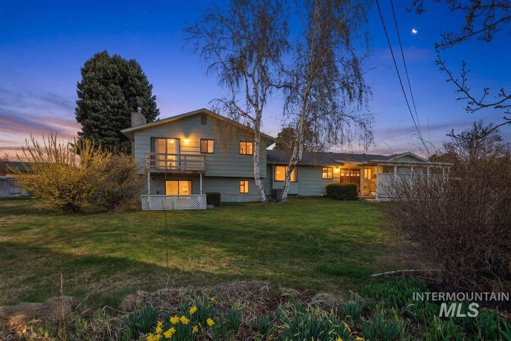 Photo of 931 Sherman Way, Nampa, ID 83686 (MLS # 98978297)