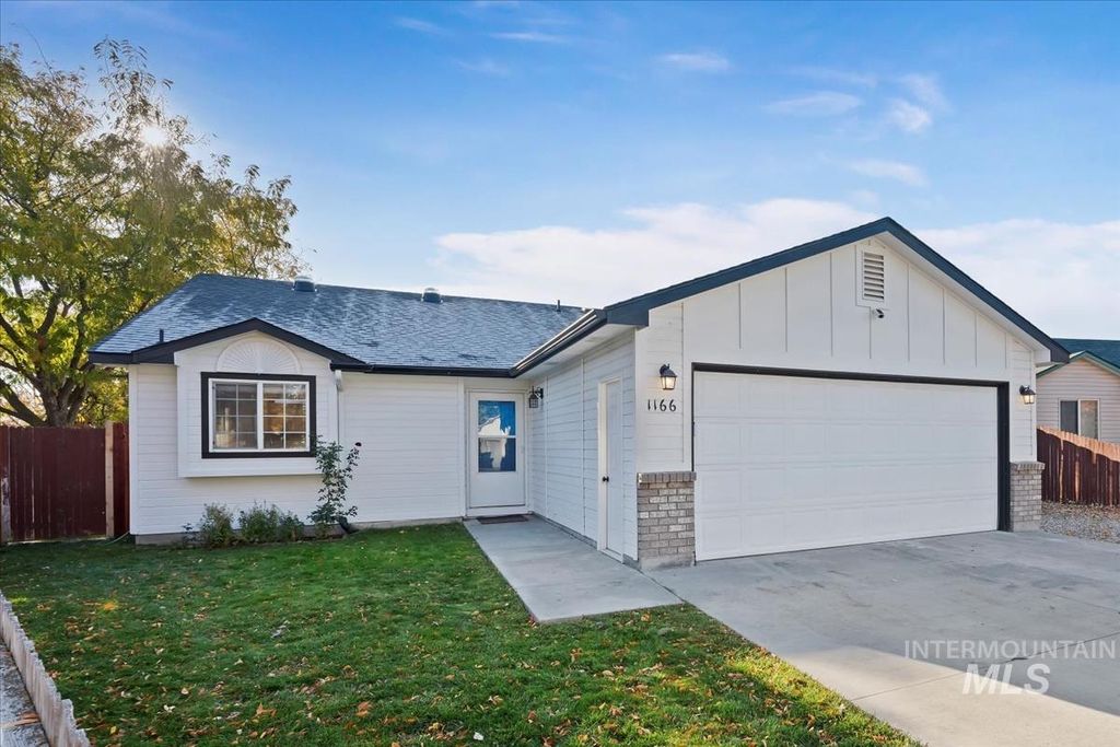 Photo of 1166 N Black Wolf Ave, Kuna, ID 83634 (MLS # 98966345)