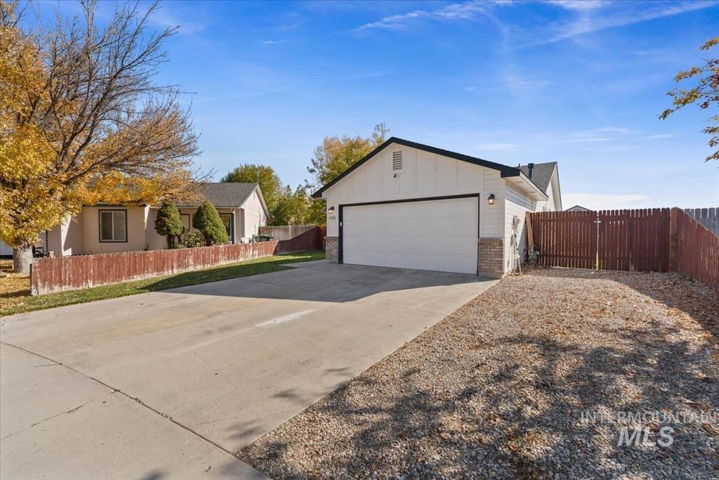 Photo of 1166 N Black Wolf Ave, Kuna, ID 83634 (MLS # 98966345)