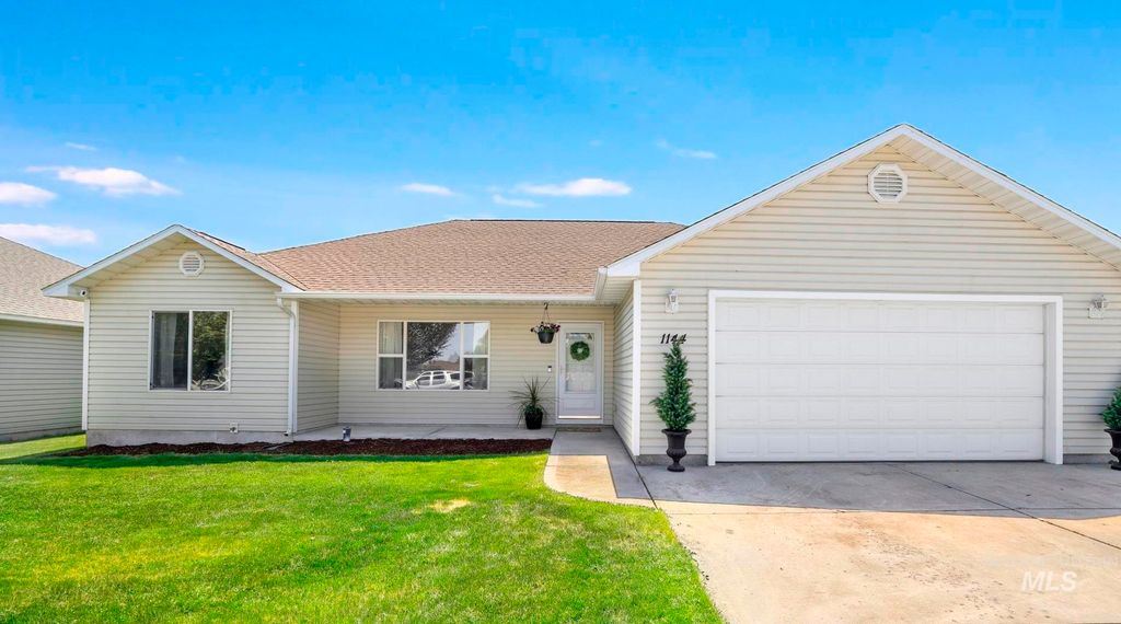 Photo of 1144 Cortes Loop, Twin Falls, ID 83301 (MLS # 98986063)