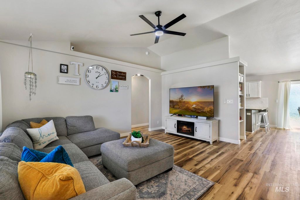 Photo of 1144 Cortes Loop, Twin Falls, ID 83301 (MLS # 98986063)