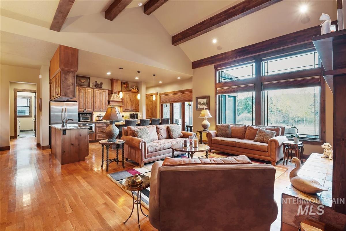 28 Southfork Ln