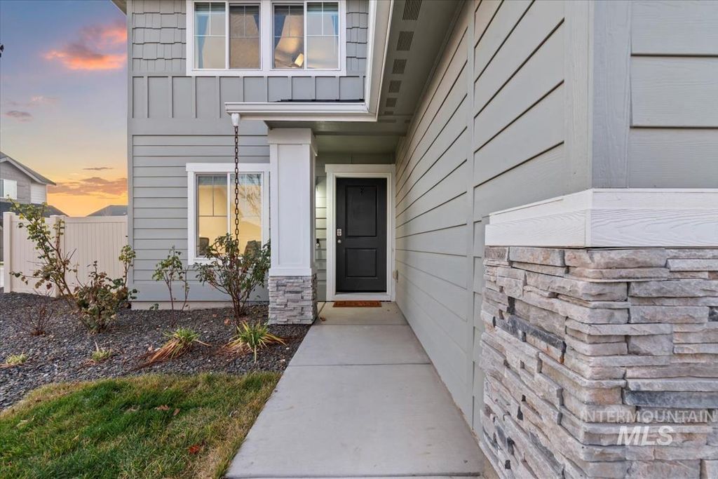 Photo of 17443 N Owl Peak Ave, Nampa, ID 83687 (MLS # 98972980)