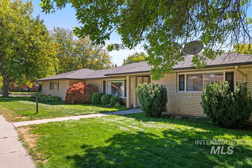 Photo of 2138 Hillcrest Drive, Twin Falls, ID 83301 (MLS # 98980170)