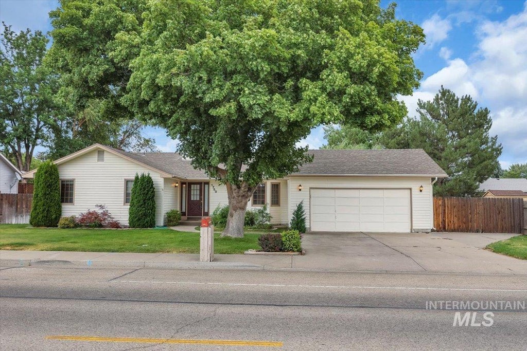 Photo of 1750 N 3rd East, Mountain Home, ID 83647 (MLS # 98994082)