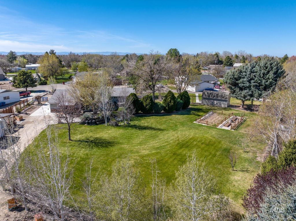 Photo of 4230 N Patriot Cir, Meridian, ID 83646 (MLS # 98979949)